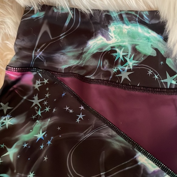 Burgundy Galaxy Print Active Capris - Picture 2 of 8